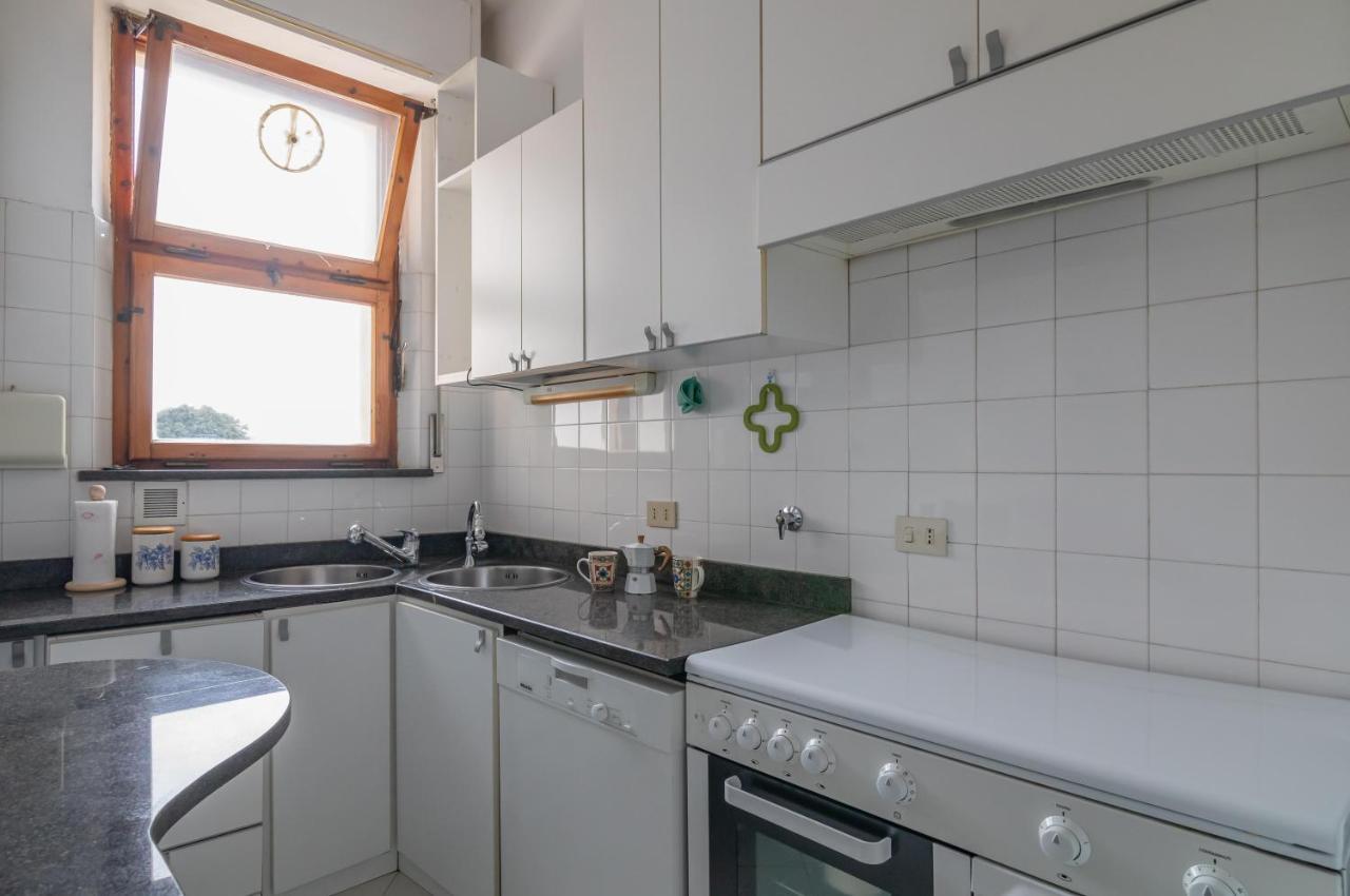 Comfy Flat Steps Away From Siena Station! Apartment Exterior photo