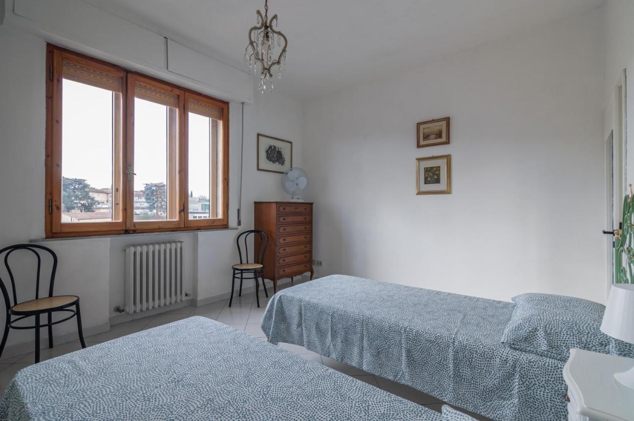 Comfy Flat Steps Away From Siena Station! Apartment Exterior photo