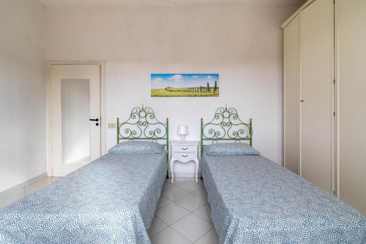 Comfy Flat Steps Away From Siena Station! Apartment Exterior photo